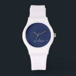 Reloj De Pulsera Monograma moderno azul y blanco de la Marina<br><div class="desc">Presentamos nuestra colección de Monogramas Moderno Azul y Blanco de la Marina: Eleva tu decoración de casa con nuestra sofisticada colección con un diseño contemporáneo de color azul marino y blanco. Cada una de las piezas está meticulosamente diseñada para exudar elegancia y estilo, perfecto para añadir un toque de modernidad...</div>