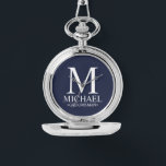 Reloj De Pulsera Monograma y nombre de Groomsman personalizado mode<br><div class="desc">Regalos Groomsman personalizados modernos con monograma personalizado,  nombre y título del groomsman en blanco clásico estilo de letra serif sobre fondo azul marino. También perfecto para el Mejor Hombre,  Padre de la Novia y más.</div>