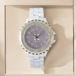 Reloj De Pulsera Monograma y nombre de guión púrpura elegante<br><div class="desc">Un hermoso diseño de relojes femeninos con una elegante representación de su nombre y monograma con serios clásicos y un tipo de letra de escritura caligráfica en un aspecto equilibrado y simétrico. Los tres elementos se combinan con una sofisticada armonía y crean su propio logotipo personal. Se muestra aquí con...</div>