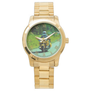 Reloj De Pulsera Motocicleta amarilla en la autopista