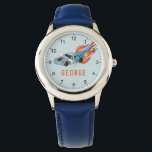 Reloj De Pulsera Niños Blue Hot Flames y niños de coches de Carrera<br><div class="desc">Este diseño de relojes de chico genial presenta un auto de carreras azul con ruedas negras y llamas calientes, números, y tiene lugar para que agregues el nombre de tus hijos en una tipografía simple. El regalo perfecto para los aficionados a los coches de carreras. Consulte el resto de nuestra...</div>
