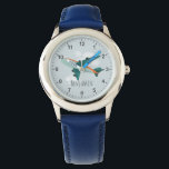 Reloj De Pulsera Niños Cute Blue Airplane Boys Viajes<br><div class="desc">Este diseño de un avión de transporte fresco y lindo presenta un moderno avión azul con un fondo de cielo y nubes,  y puede ser personalizado con el nombre de tu hijo. ¡Ideal para un avión y niños amantes de los viajes!</div>