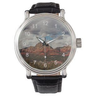 Reloj De Pulsera Nubes mientras se deslizan hacia Sedona