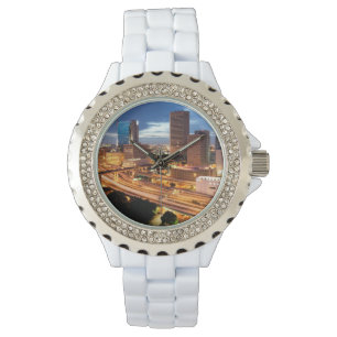 Reloj De Pulsera Opinión céntrica de la ciudad