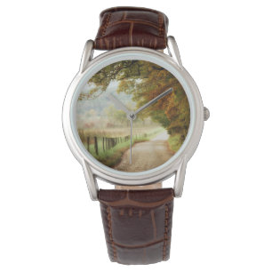Reloj De Pulsera Otoño en una carretera rural