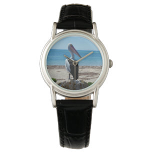 Reloj De Pulsera Pelícano Posado En Una Roca De Playa,