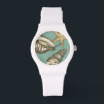 Reloj De Pulsera Pequeño trío de conchas en Verde azulado<br><div class="desc">Megan Meagher es conocida por sus simples obras de arte. Esta imagen refleja la sencillez de los tesoros de la orilla del mar, de las conchas y de las estrellas de mar. Meagher abarca un fondo verde azulado en su imagen para contrastar estos tesoros. Consigue hoy esta buena impresión de...</div>