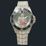 Reloj De Pulsera Personalizado Aniversario boda Años Foto Watch<br><div class="desc">Fotos personalizadas para tu aniversario de boda (¡o personalizas para lo que quieras!). La plantilla está configurada para que agregue su propia foto y también puede editar todo el texto si lo desea. El texto se encuentra sobre un borde semitransparente sobre la foto. El texto de ejemplo dice "NOMBRE DEL...</div>