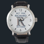 Reloj De Pulsera Personalizado Monograma Mejor Boda de encaje mascu<br><div class="desc">Este reloj único está diseñado como un regalo para tu Mejor Hombre. Incluye el monograma / inicial; nombre y fecha de boda. Hay incluso una capa única del monograma — miren de cerca y verán tres colores, lo que le da la sensación de profundidad. Forma especial de agradecerle por ser...</div>