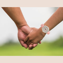 Reloj De Pulsera Pingüinos pequeños rosados con nombre e iniciales