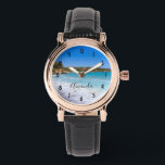 Reloj De Pulsera Playa Exótica Isla Tropical<br><div class="desc">Un reloj con una fotografía que muestra una playa en la isla griega de Creta. Una bonita playa azul tropical con olas de surf. Maravilloso y tranquilo destino de viaje.</div>