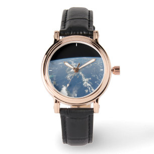 Reloj De Pulsera Polvo Saharaui Que Se Incide Hacia Occidente En El