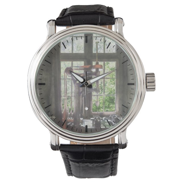 Reloj De Pulsera Prensa taladradora junto a la ventana (Anverso)