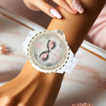 Reloj De Pulsera Purpurina rosado Eyelashes<br><div class="desc">Manténgase elegante y a tiempo con el reloj Personalizado Purpurina Rosa Eyelashes. Con brillantes acentos de purpurina rosa, atrevidos detalles de pestañas y un diseño de moda, este reloj es perfecto para tecnólogos de latigazos, artistas de latigazos o cualquier persona que ame los accesorios de vidrio. Personalízalo con tu nombre,...</div>