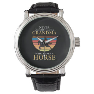 Reloj De Pulsera Regalo ecuestre   Nunca Subestimar A Una Abuela