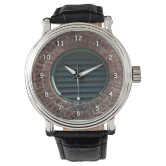 Reloj De Pulsera Reloj: ventilación de aire en ladrillo