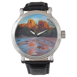 Reloj De Pulsera Roca de la Catedral reflejada en Oak Creek al atar