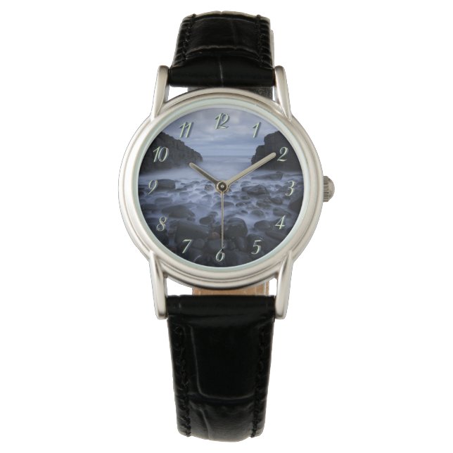 Reloj De Pulsera Rocas y guijarros a lo largo de la costa oceánica (Anverso)