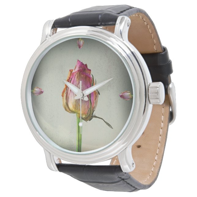 Reloj De Pulsera Rosa viejo sobre papel (Angular)
