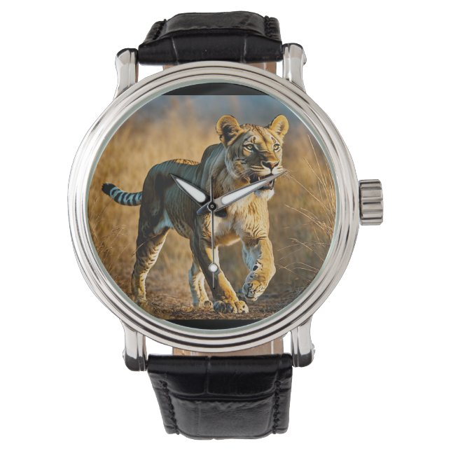 Reloj De Pulsera Sabre-Toothed Spotted Lioness Ambush – Predator vs (Anverso)