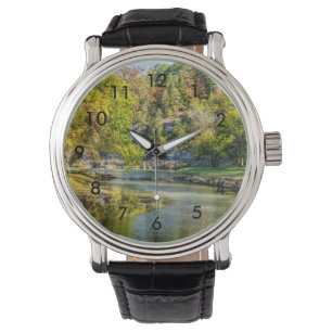 Reloj De Pulsera Sobre el Creek de Dogwood