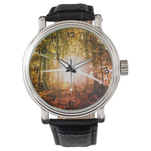 Reloj De Pulsera Sol en el bosque de otoño