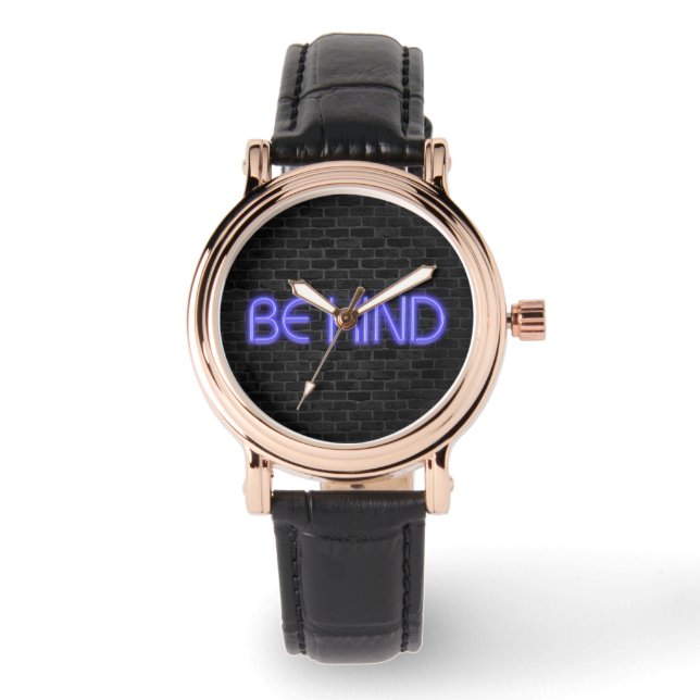 Reloj De Pulsera Texto BE KIND en neón iluminado en ladrillo (Anverso)