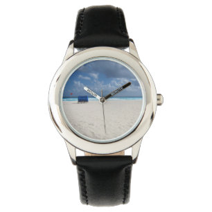 Reloj De Pulsera Una silla de playa aguarda