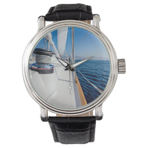 Reloj De Pulsera vela navegando por el mar