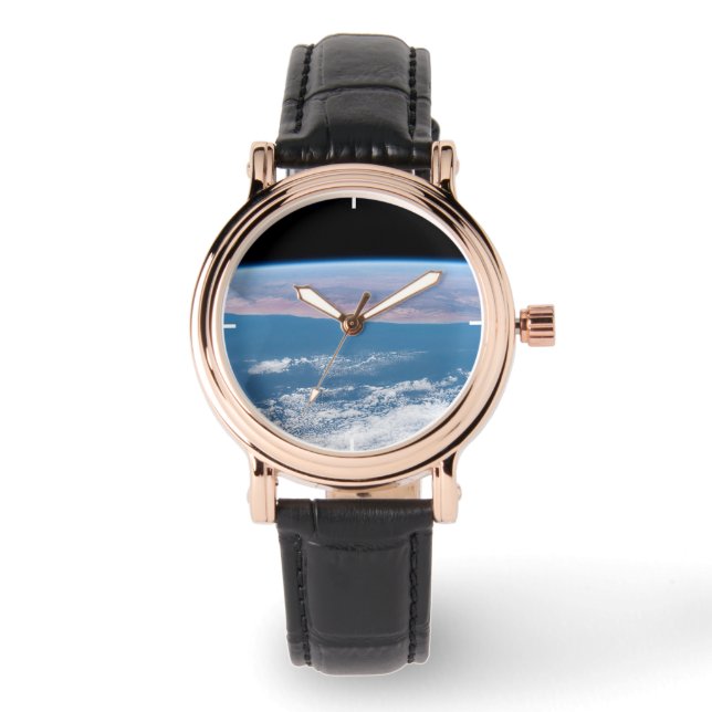 Reloj De Pulsera Vista A Través De La Costa Suroeste De África. (Anverso)