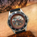 Reloj de tractores para agricultores modernos<br><div class="desc">Reloj con diseño de tractor moderno con indicación de hora de estilo clásico opcional. Puede personalizar o eliminar el monograma.</div>