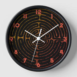 Reloj del muro del laberinto griego antiguo