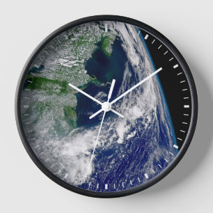 Reloj El Huracán Frances En Una Tierra Parcial.