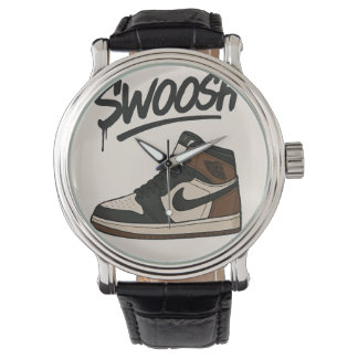 Reloj elegante con zapato inteligente y "Swoosh"