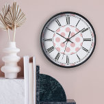 Reloj Elegante Polka Rosa Dots Girly<br><div class="desc">Un cuadro polka puntiagudo rosa con números romanos en la cara del reloj añade un toque femenino a la decoración.</div>