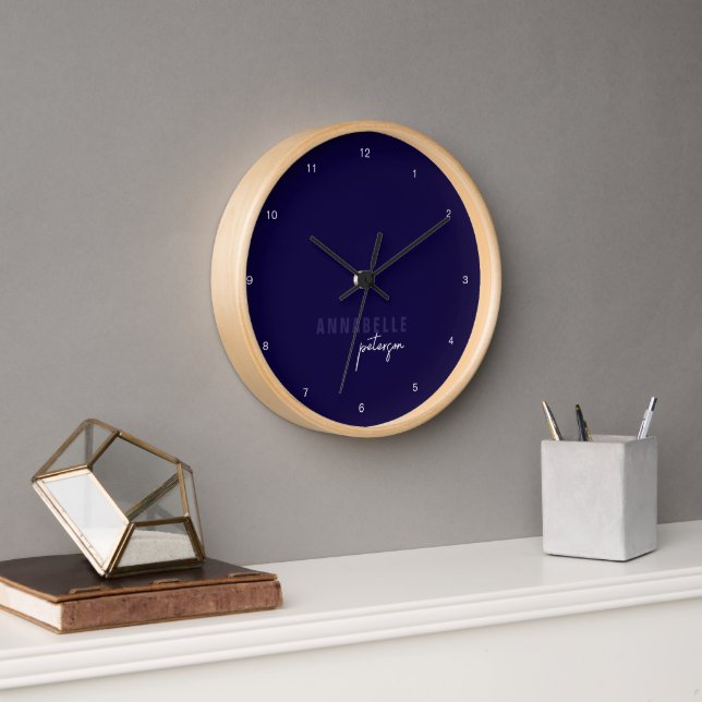 Reloj Guión mínimo azul y blanco moderno personalizado (Oficina)