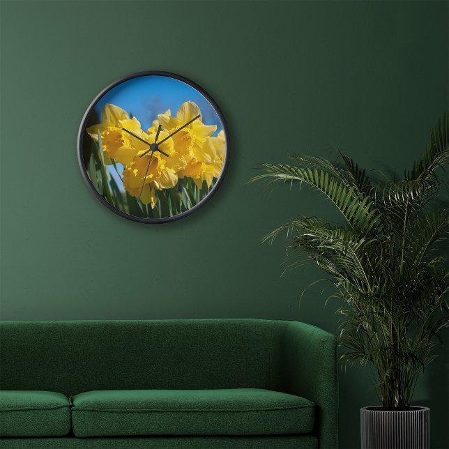 Reloj Hermosos folletos amarillos en primavera (Subido por el creador)