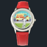 Reloj infantil retro de pequeño pueblo<br><div class="desc">Si tienes sed de un diseño moderno de mediados de siglo, este Reloj infantil Retro es para ti. El estilo de los años 60, el diseño de arte minimalista cuenta con un dedicado lechero haciendo sus rondas matinales. El rubio lleva pantalones blancos lechosos, camisa y gorra con corbata de arco...</div>