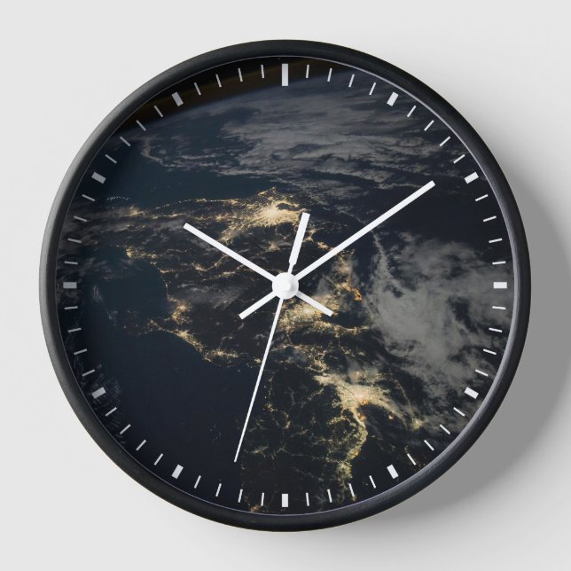 Reloj La Ciudad Se Ilumina Por La Noche En Japón. (Anverso)