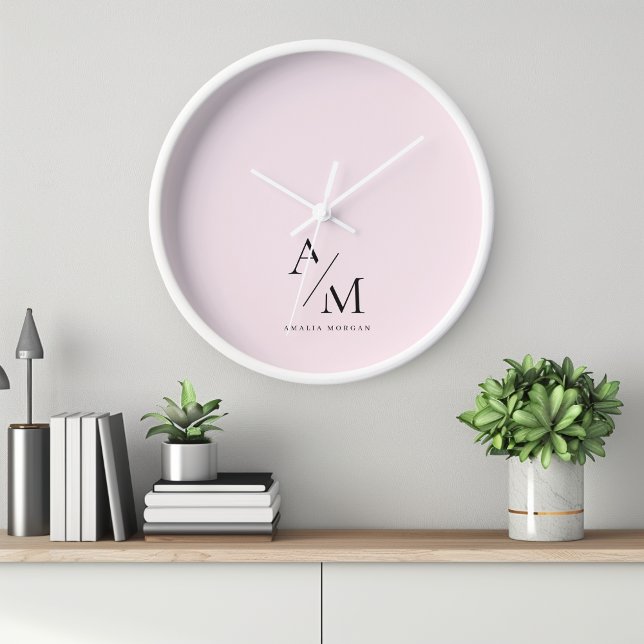 Reloj Mínimo Pastel Rosa Inicial y Personalizado (Subido por el creador)
