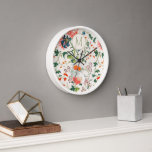 Reloj Monograma floral de bonito<br><div class="desc">Elegante Bonito Fondo floral Primavera Verde Monograma Hogar Inicial Cocina Sala de estar Baño Reloj Marco Blanco</div>