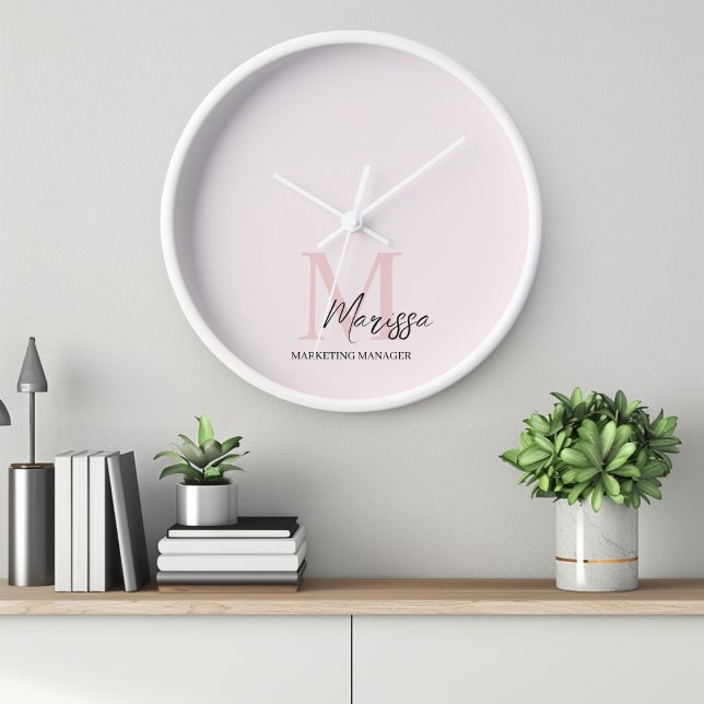 Reloj Monograma mínimo inicial y nombre Pastel rosa (Subido por el creador)