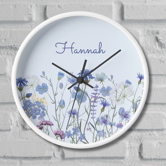 Reloj Monogramo Blue Watercolor Wildflower Meadow (In situ wall)