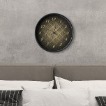 Reloj Patrón de ventilador Art Deco<br><div class="desc">Patrón Art Decó con números dorados.</div>