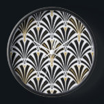 Reloj Patrón de ventilador Art Deco - blanco y negro<br><div class="desc">Reproducción digital de un papel de pared clásico,  Art Deco,  patrón de ventilador - negro sobre blanco,  embellecido con oro</div>
