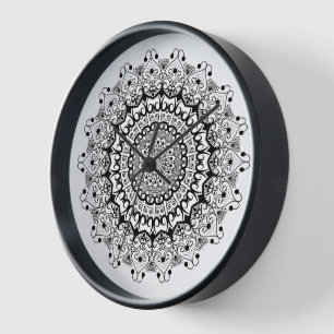 Reloj Patrón marrón negro sobre blanco ornamental