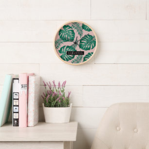 Reloj Patrón y nombre de hojas de palma verde y rosa tro
