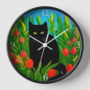 Reloj Pequeño gato negro en un jardín de tulipanes