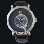 Reloj personalizado de cantante de monograma con m<br><div class="desc">Un regalo genial personalizado para cantantes y vocalistas. Para personalizar/personalizar con las iniciales/el nombre del destinatario,  elija el tipo de letra ideal,  el color del tipo de letra o elimínelo si no es necesario. Disponible en muchos estilos y colores diferentes.</div>