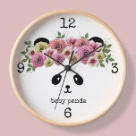 Reloj personalizado de la corona floral Chica de o<br><div class="desc">¿Estás teniendo una linda guardería temática de panda y necesitas un reloj de pared? Solo agrega el nombre de tu bebé y cuélguelo en tu pared.</div>
